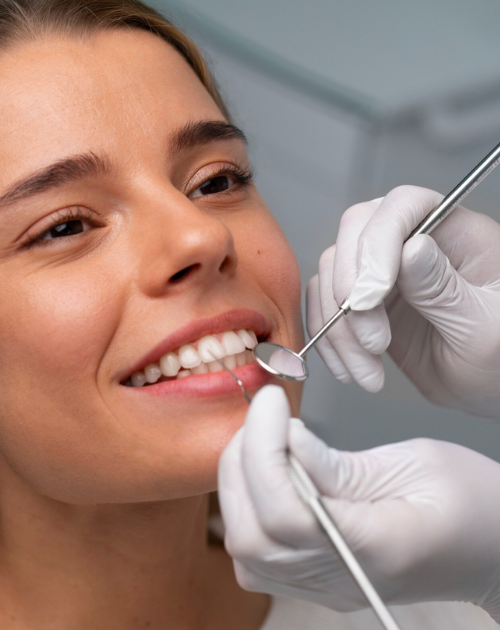 Patientin mit Veneers Patientin mit Veneers